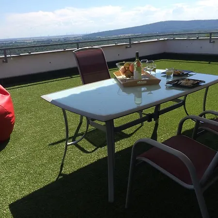 Apartman S Vyhladom Na Dunaj * Bratislava